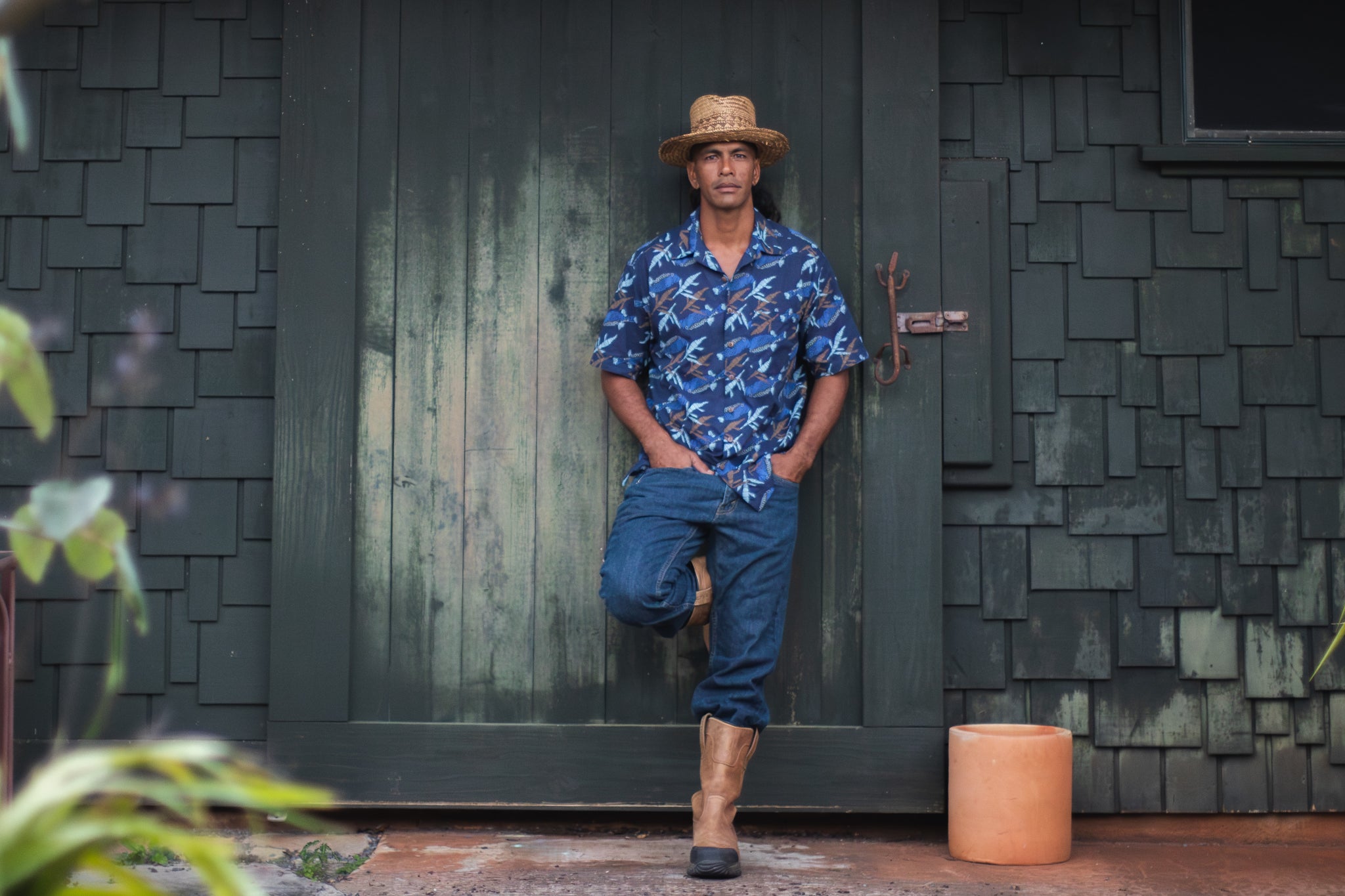 Moa + Hulumoa | Button-down aloha shirt - navy