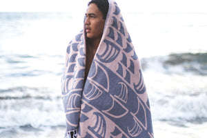 Kealopiko Turkish towel | Ka Wa'a Kaulua - peach + gray