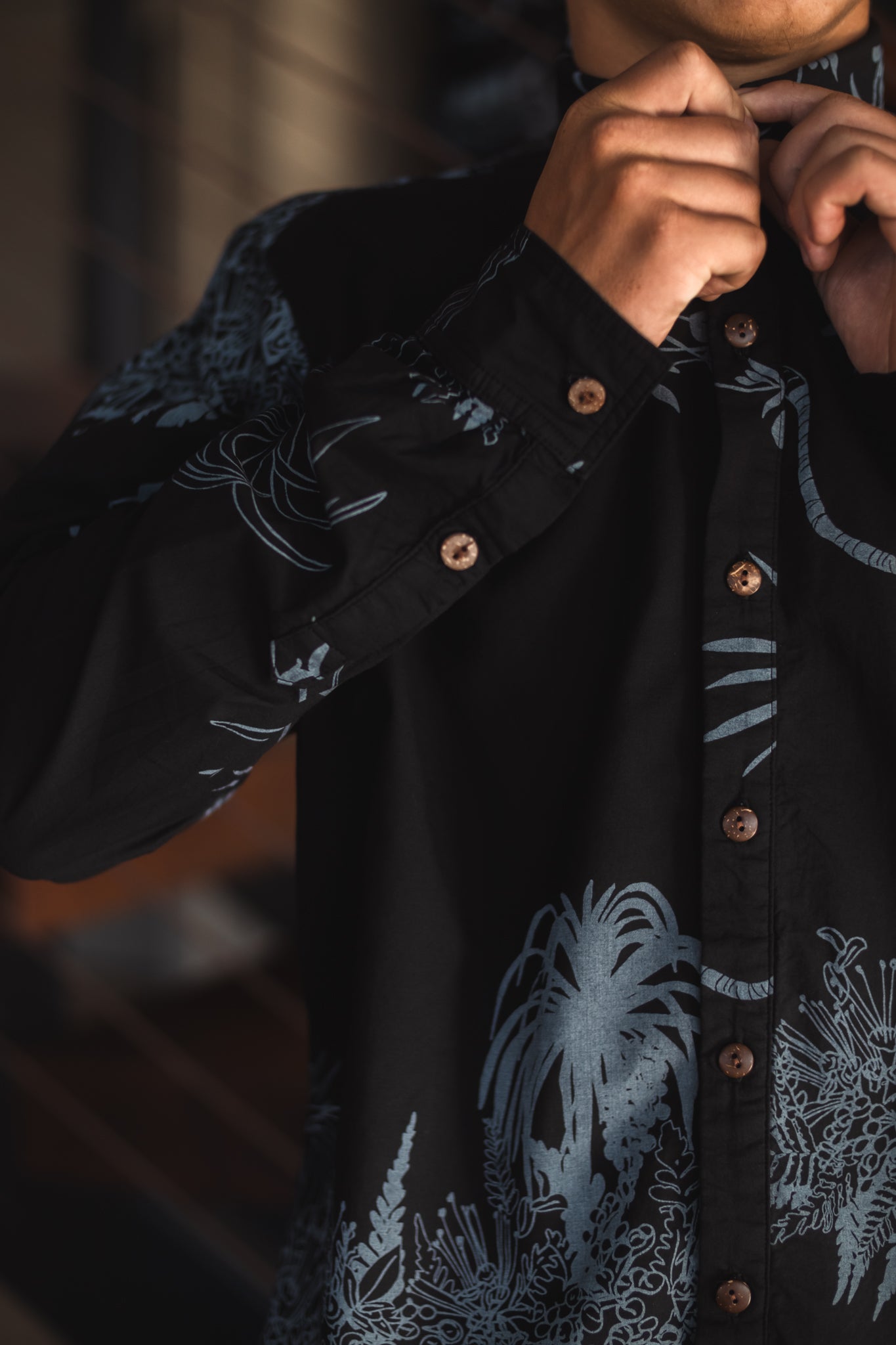 Kuahu | Long-sleeve aloha shirt - black