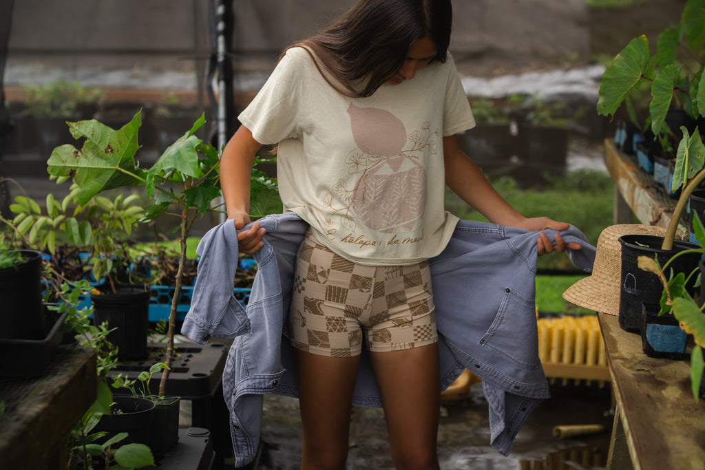 Ipu | Wahine Basic Tee - sand