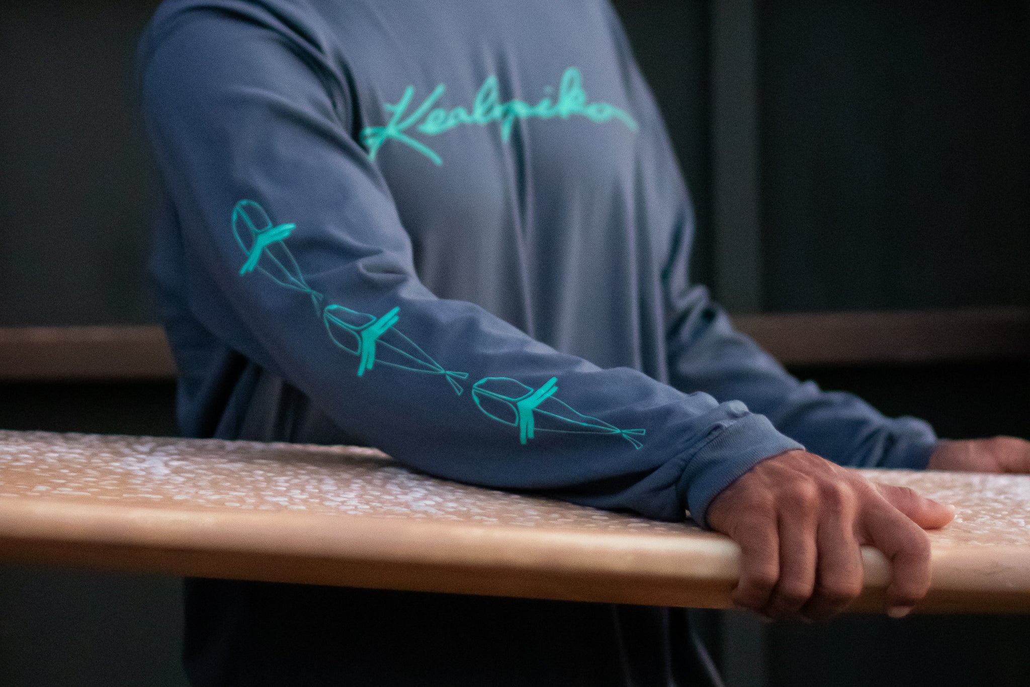 Moi Logo | Kāne Longsleeve Tee - gray