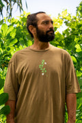 Pāʻūohiʻiaka | Kāne Oversized Tee - brown