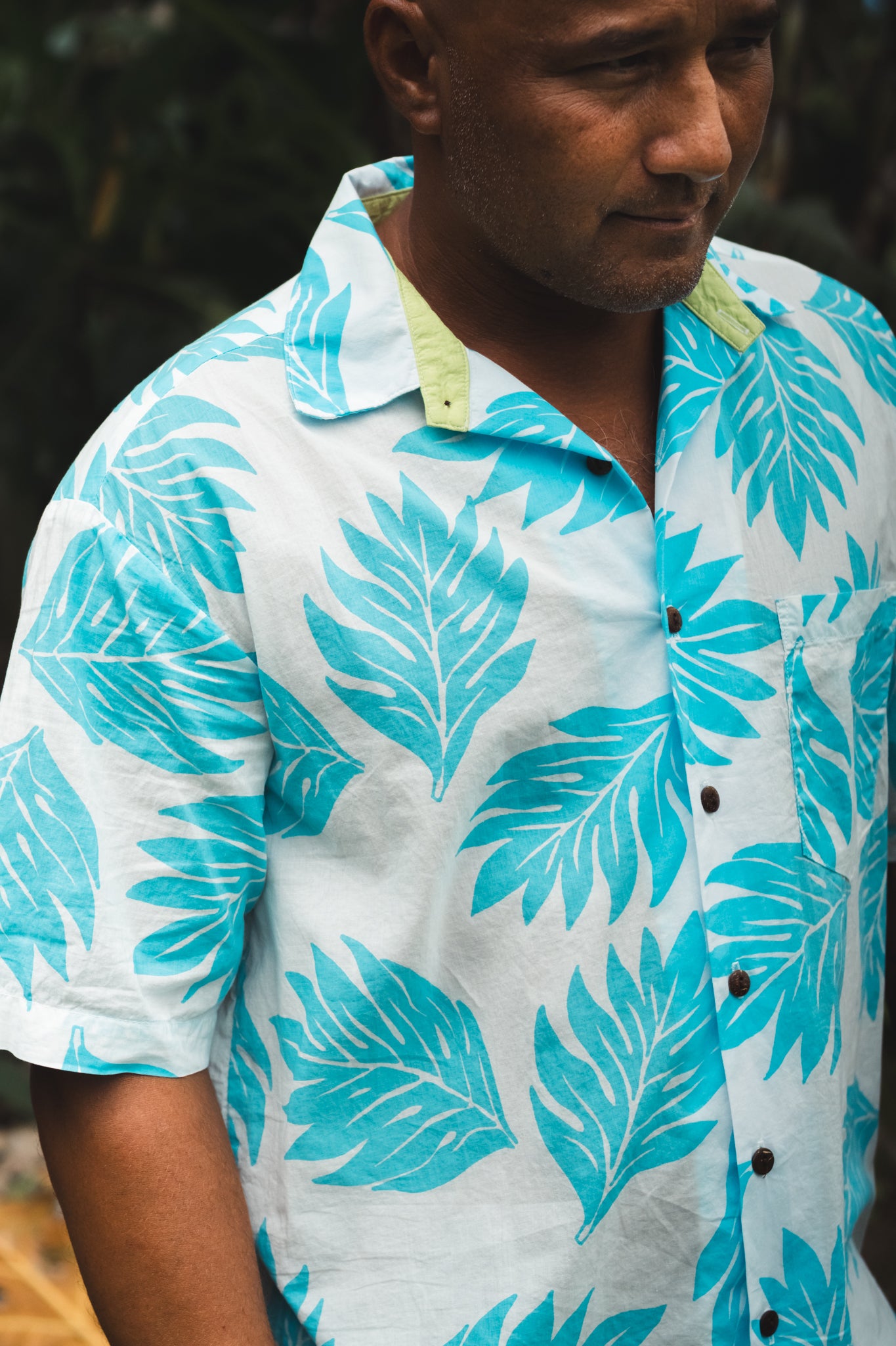 Lau ʻUlu | Button-down Aloha Shirt - white