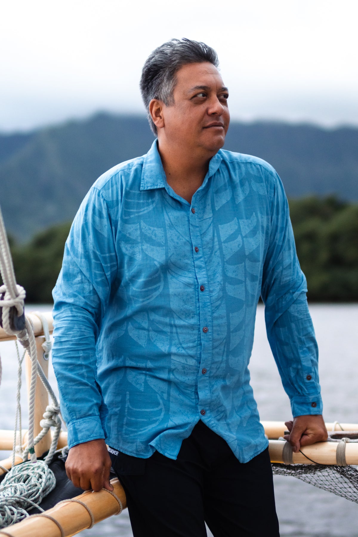 He Waʻa He Moku | Longsleeve Aloha Shirt - blue