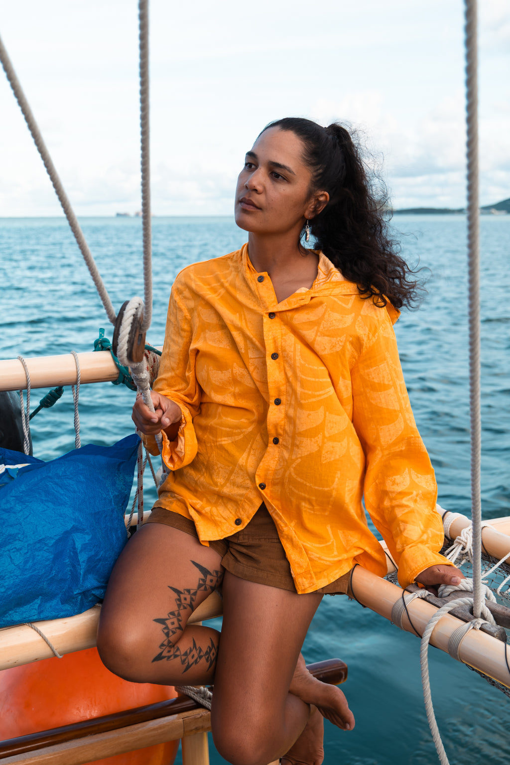He Waʻa He Moku | Unisex Hoodie - orange