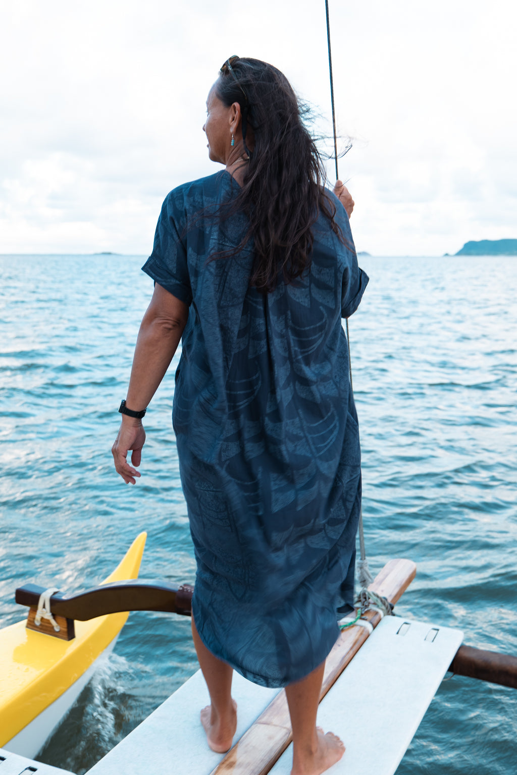 He Waʻa He Moku | Maxi Dress - charcoal